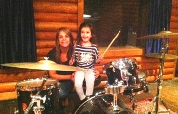 אורית וזוהר סוויסה, מתנות קטנות, אולפני שיר בעצמך, שיר ליום הולדת, שירים ליום הולדת